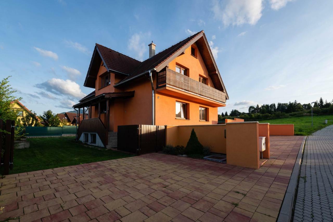 Villa Dam Liptovský Mikuláš Exteriör bild