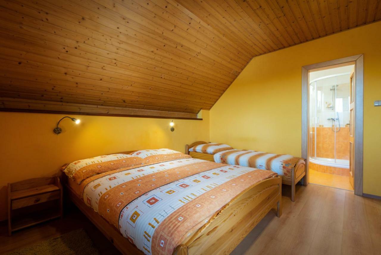 Villa Dam Liptovský Mikuláš Exteriör bild