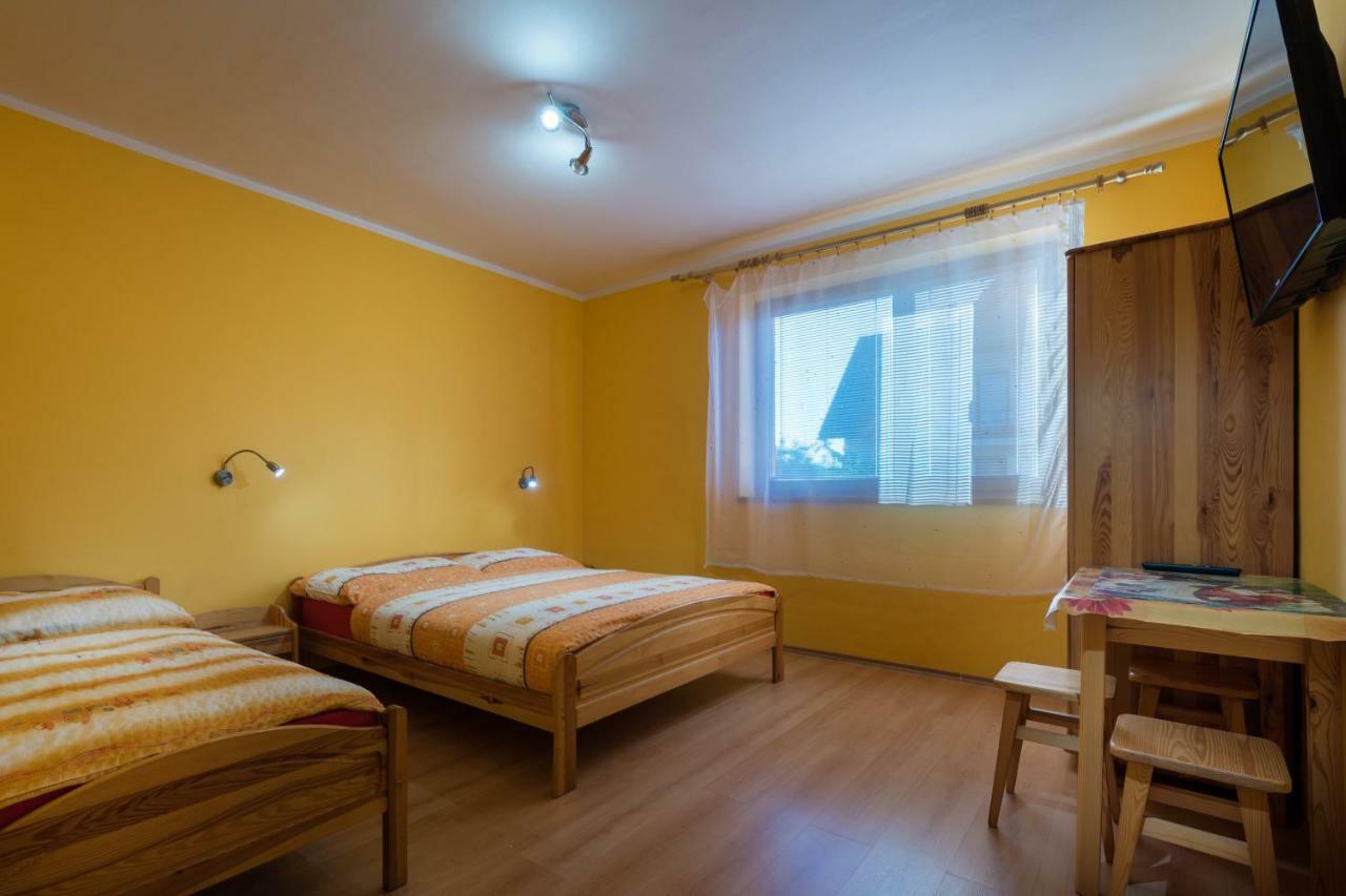 Villa Dam Liptovský Mikuláš Exteriör bild